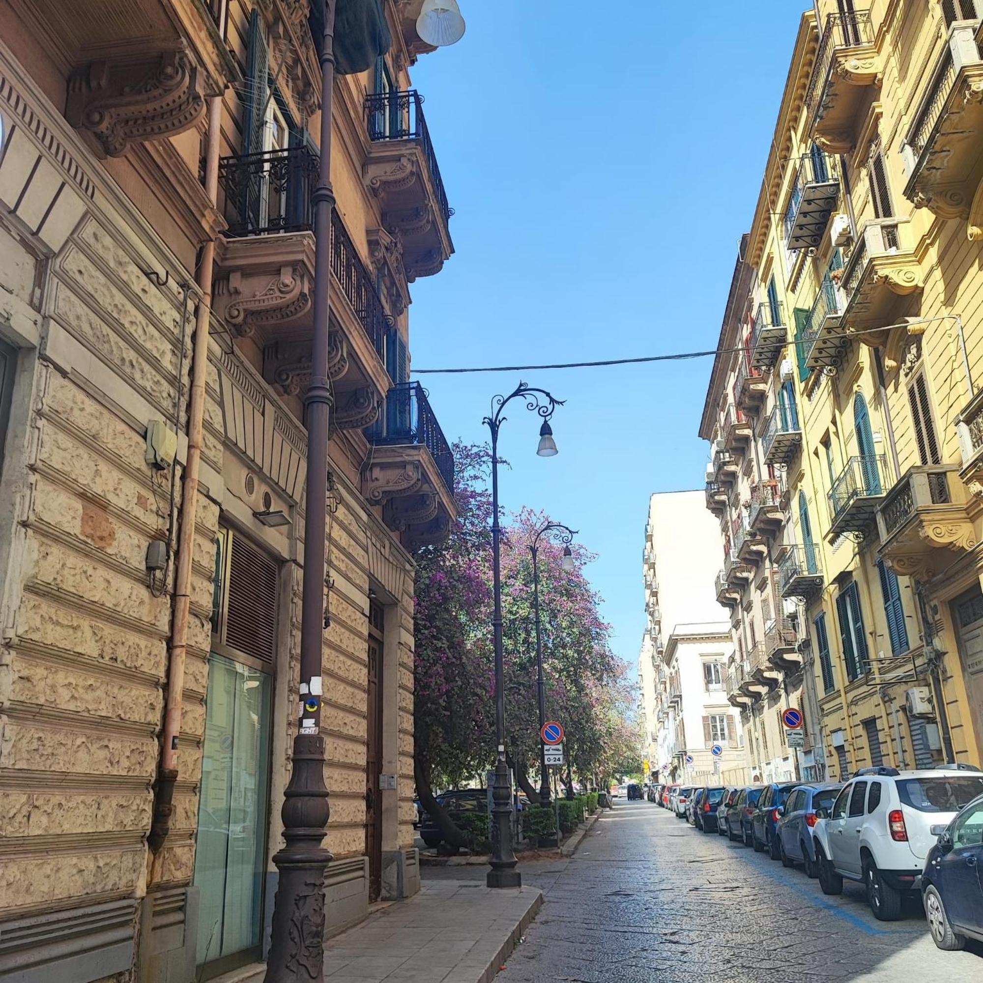 Casa Vacanze Da Ruggero Al Massimo Palermo Ngoại thất bức ảnh